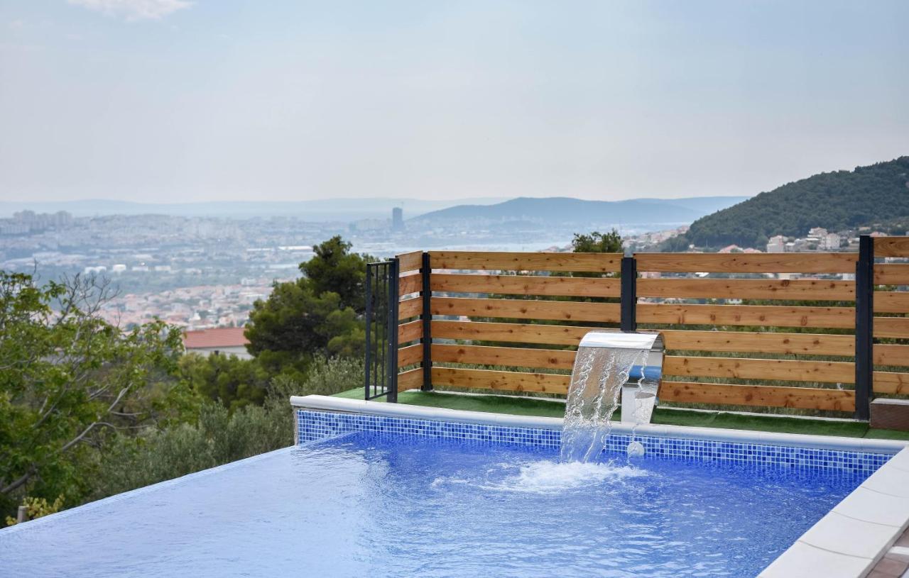 Villas Alfa & Omega Klis Kültér fotó